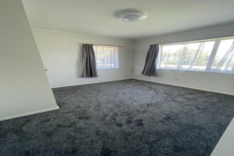 Photo of property in 1/41 College Road, Northcote, Auckland, 0627