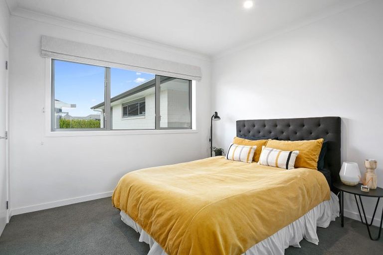 Photo of property in 18 Mike Smith Drive, Cambridge, 3434