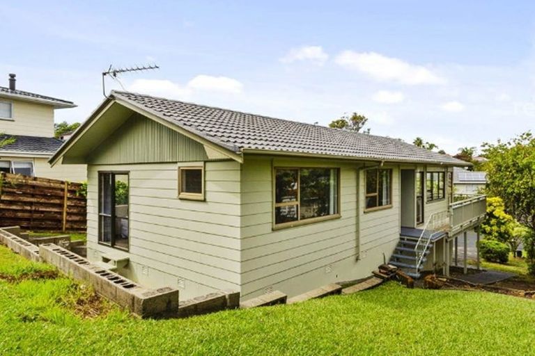 Photo of property in 66 Lavery Place, Sunnynook, Auckland, 0632
