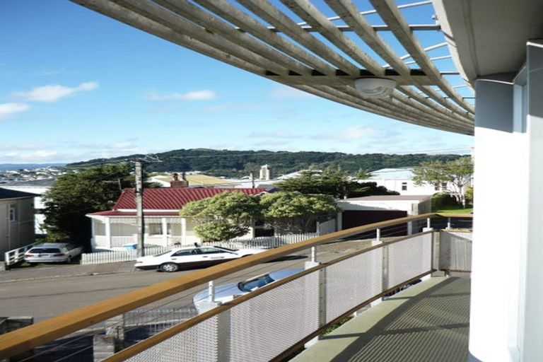 Photo of property in 74 Nairn Street, Mount Cook, Wellington, 6011