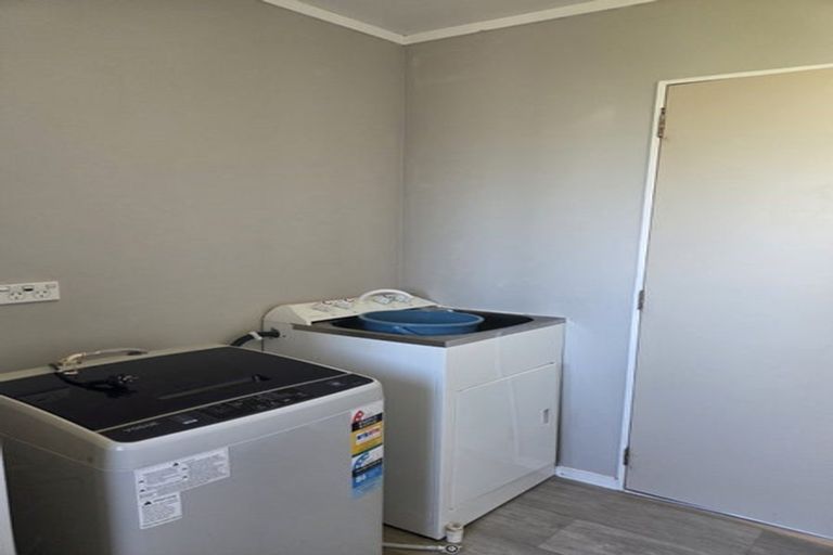 Photo of property in 64 Lavery Place, Sunnynook, Auckland, 0632