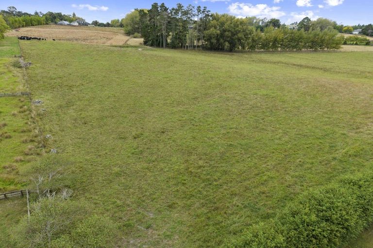Photo of property in 11 Bobs Way, Dairy Flat, 0792