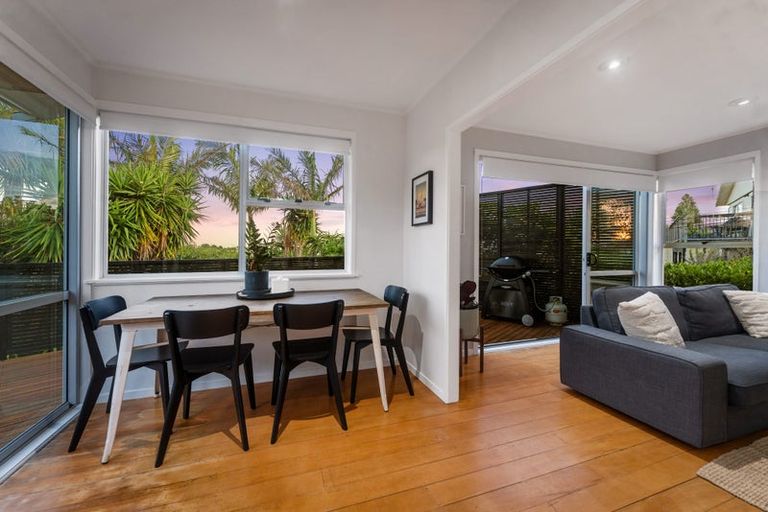 Photo of property in 199 Forrest Hill Road, Forrest Hill, Auckland, 0620