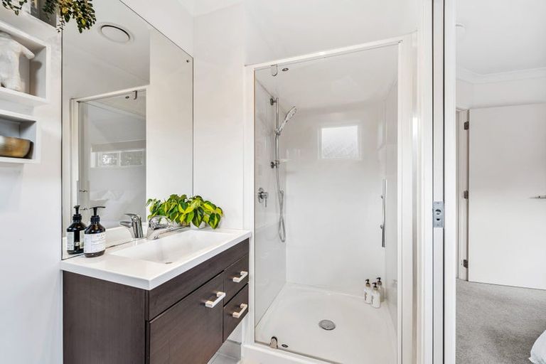 Photo of property in 1143a Whangaparaoa Road, Tindalls Beach, Whangaparaoa, 0930