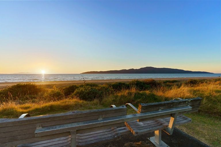 Photo of property in 75a Marine Parade, Paraparaumu Beach, Paraparaumu, 5032