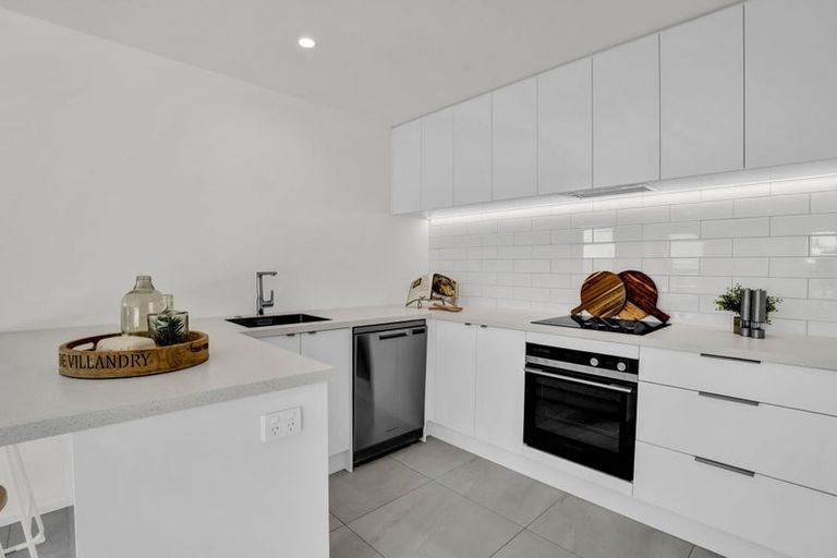 Photo of property in 33a Upjohn Street, Brooklands, New Plymouth, 4310