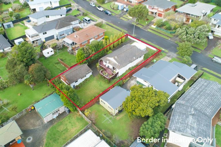 Photo of property in 16 Jade Avenue, Pakuranga Heights, Auckland, 2010