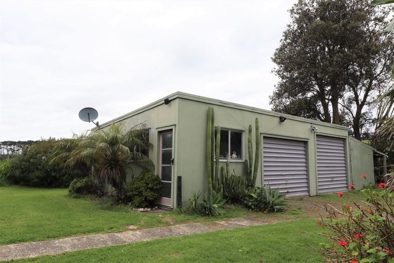 Photo of property in 431 Rehutai Road, Baylys Beach, Dargaville, 0377