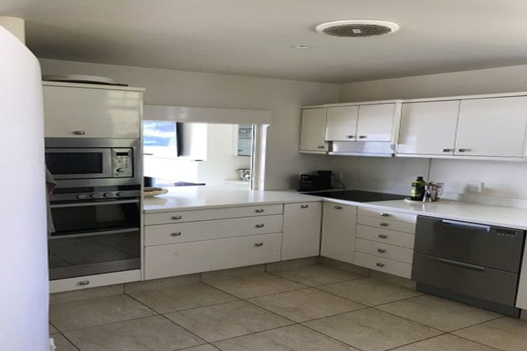 Photo of property in 4/154 Oriental Parade, Oriental Bay, Wellington, 6011