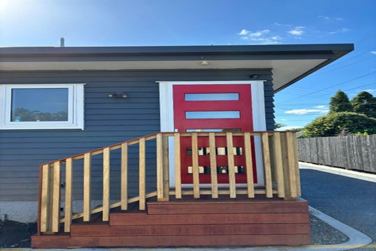 Photo of property in 22 Taikata Road, Te Atatu Peninsula, Auckland, 0610
