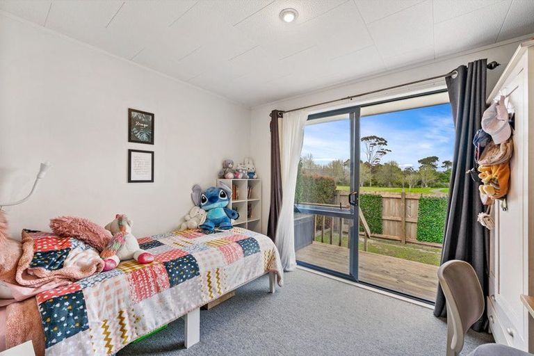 Photo of property in 1b Arney Road, Ranui, Auckland, 0612