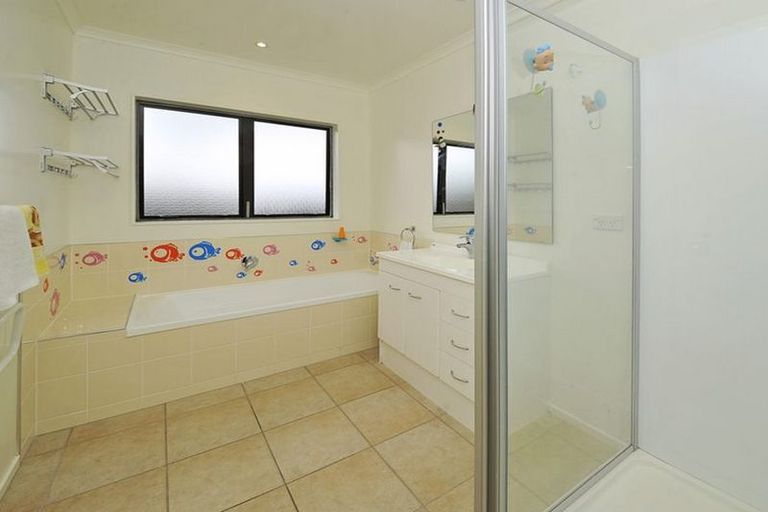 Photo of property in 6 Milson Drive, Papakura, 2110