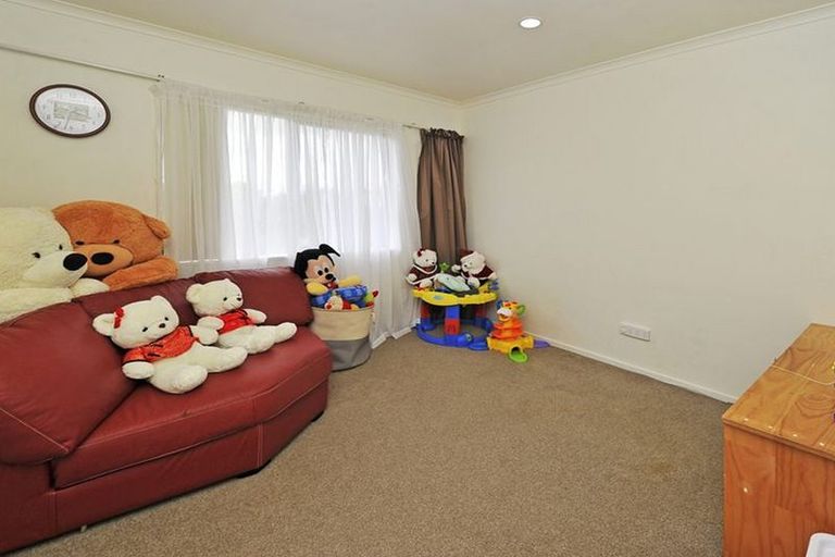 Photo of property in 6 Milson Drive, Papakura, 2110