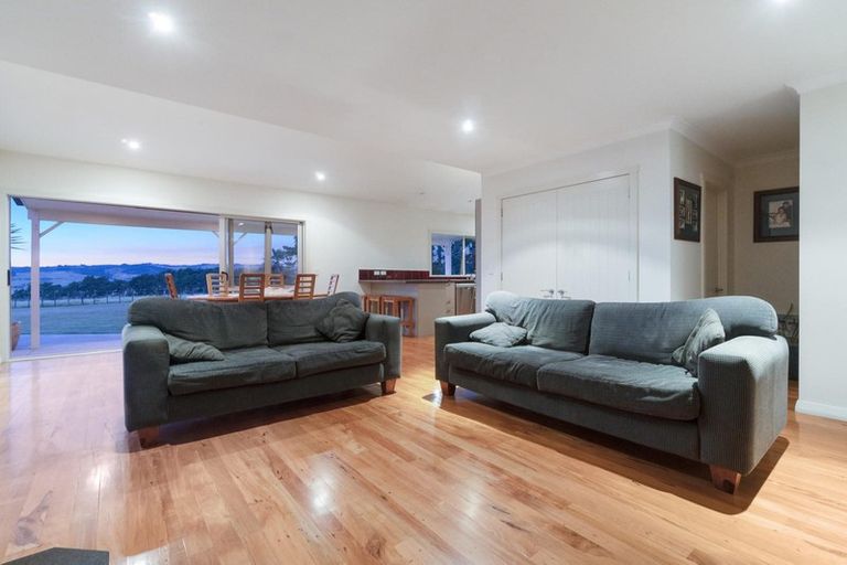 Photo of property in 135c Hutchinson Road, Helensville, 0875