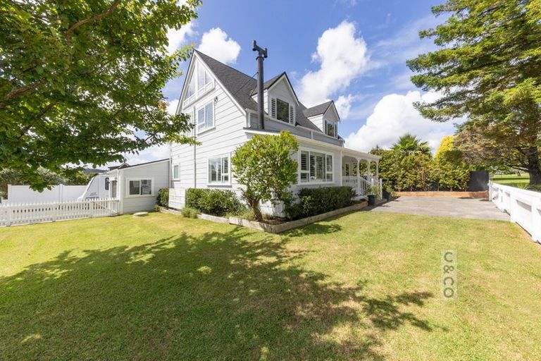Photo of property in 55 Kaipara Portage Road, Riverhead, 0820