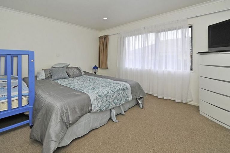 Photo of property in 6 Milson Drive, Papakura, 2110