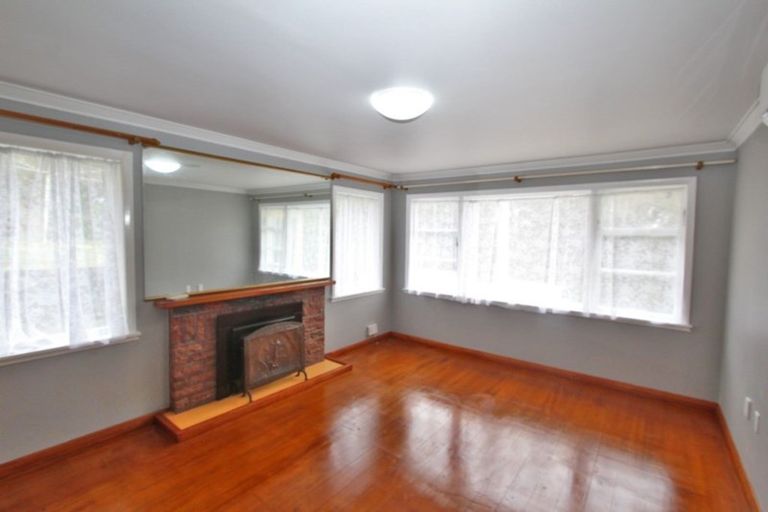 Photo of property in 1 Rimu Street, Tawa, Wellington, 5028