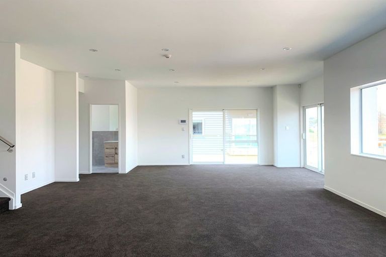 Photo of property in 72a Kerrykeel Drive, Flat Bush, Auckland, 2019