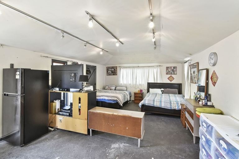 Photo of property in 15 Laurie Avenue, Papakura, 2110