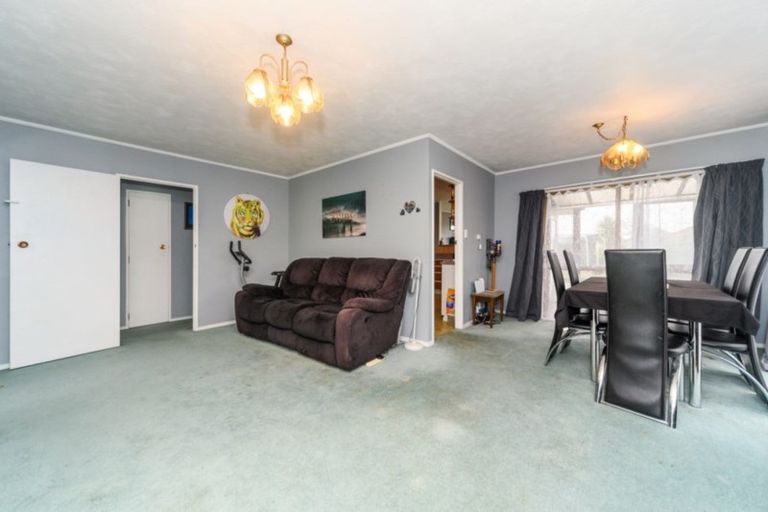 Photo of property in 8 Colonial Place, Kelvin Grove, Palmerston North, 4414