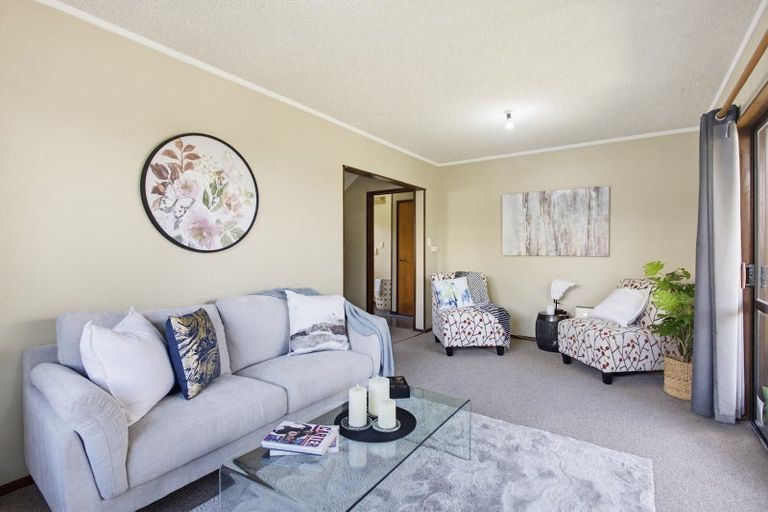 Photo of property in 58b William Bayes Place, Red Beach, 0932