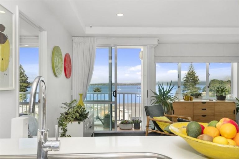 Photo of property in 12 Maunganui Road, Mount Maunganui, 3116