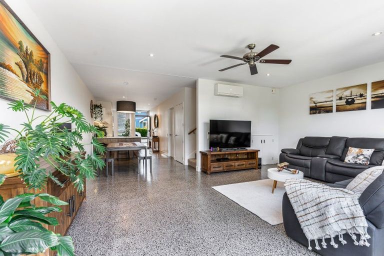 Photo of property in 12 Cochrane Road, Hobsonville, Auckland, 0616