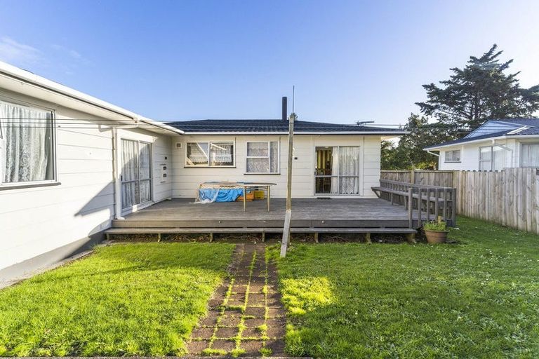 Photo of property in 22 Carbery Place, Manurewa, Auckland, 2102