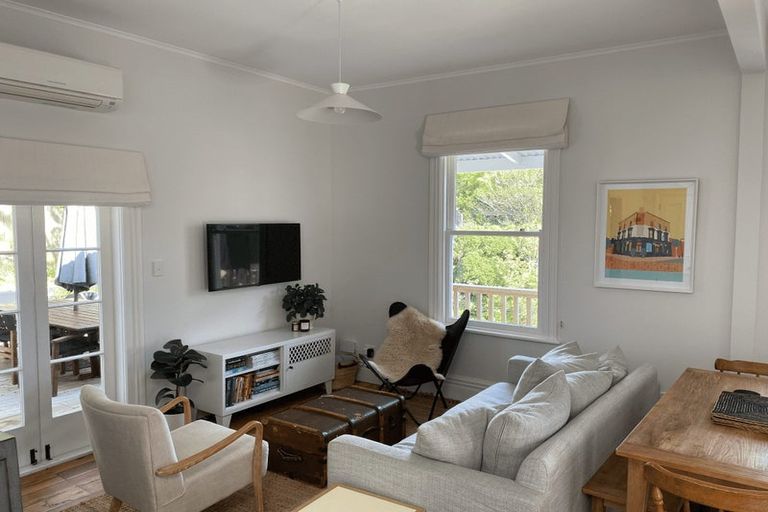 Photo of property in 26 West Road, Northland, Wellington, 6012