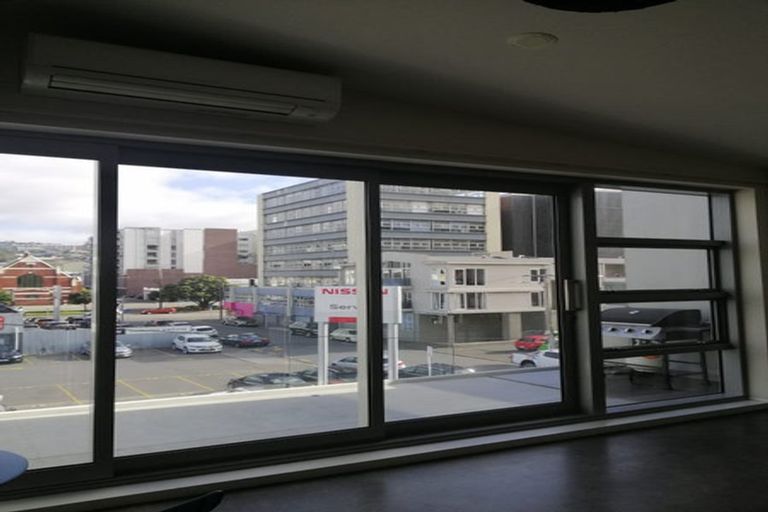 Photo of property in 25u5 Home Street, Mount Victoria, Wellington, 6011
