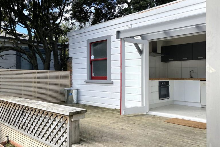 Photo of property in 3 Staunton Avenue, Mount Cook, Wellington, 6011