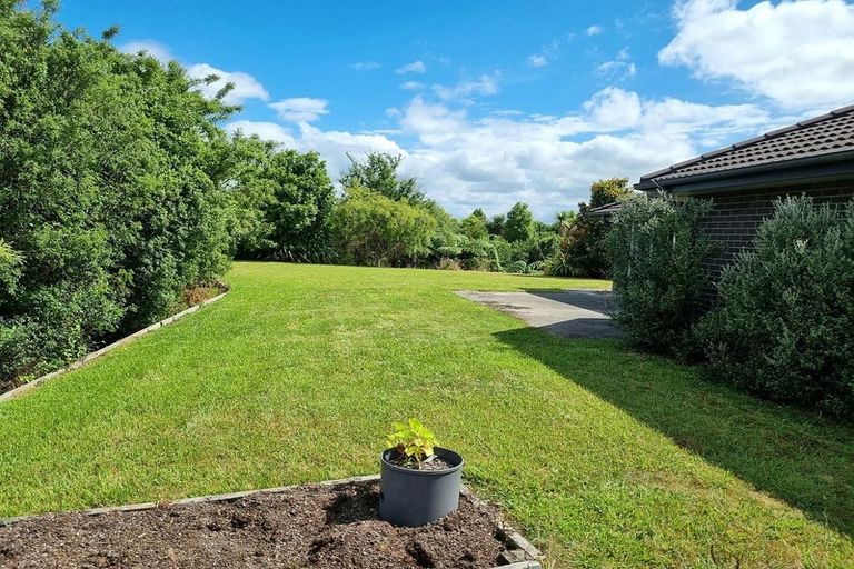 Photo of property in 198 Saint James Drive, Huntington, Hamilton, 3210