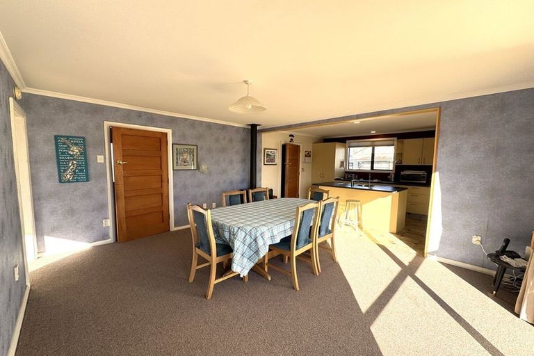 Photo of property in 24 Lanark Street, Balclutha, 9230