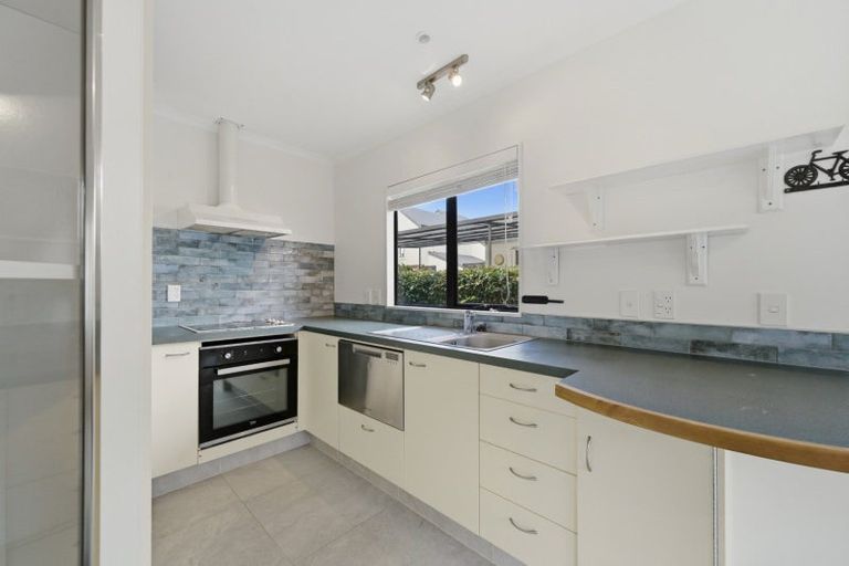 Photo of property in 8e Heath Street, Mount Maunganui, 3116