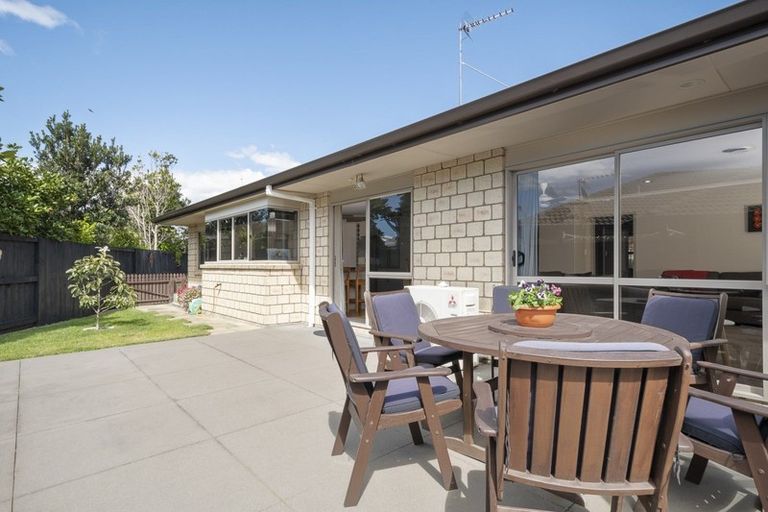 Photo of property in 32 Popata Close, Papamoa Beach, Papamoa, 3118