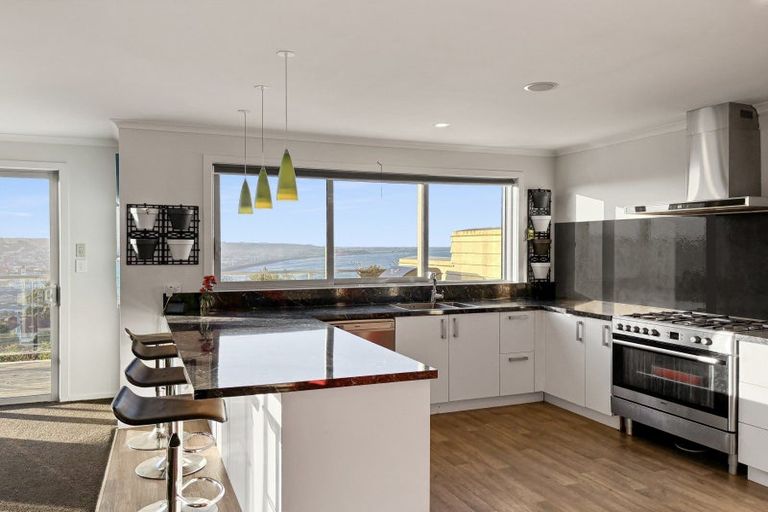 Photo of property in 18 Tamar Street, South Hill, Oamaru, 9400