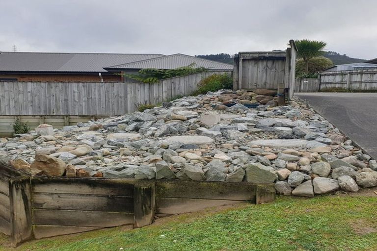 Photo of property in 19a Betty Watt Grove, Riverstone Terraces, Upper Hutt, 5018