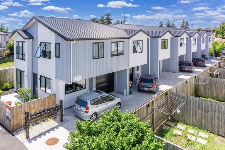 Photo of property in 2/18 May Street, Hamilton East, Hamilton, 3216