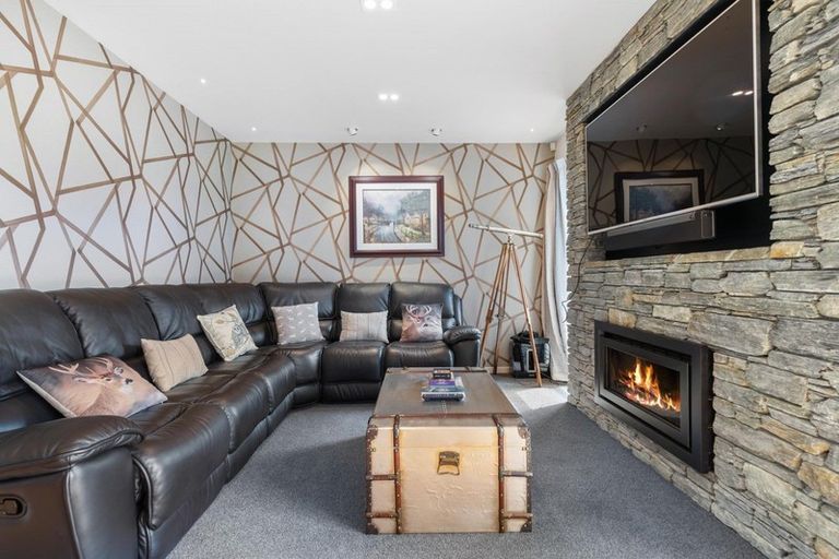 Photo of property in 12 Orford Drive, Jacks Point, Queenstown, 9371