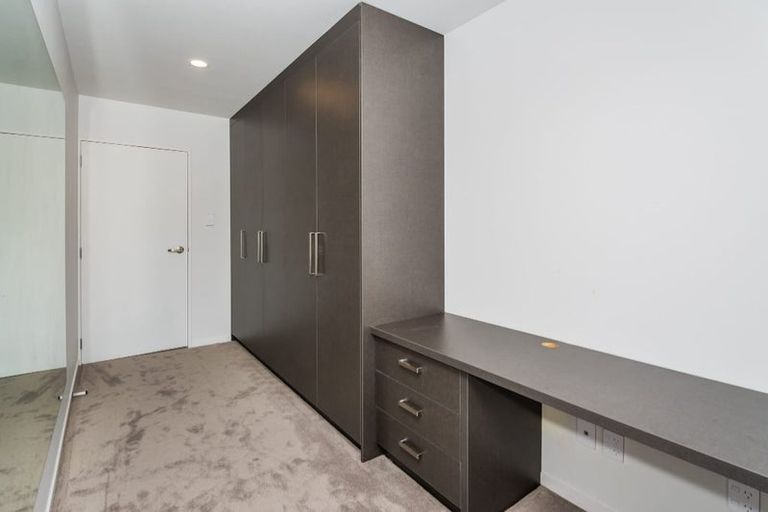 Photo of property in 7 Pihoihoi Place, Hobsonville, Auckland, 0616