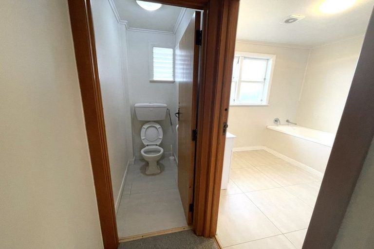 Photo of property in 139 Forrest Hill Road, Forrest Hill, Auckland, 0620