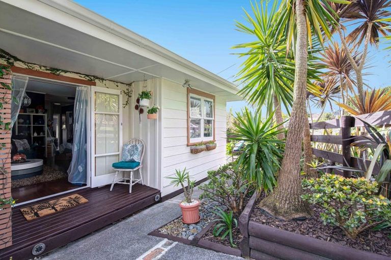 Photo of property in 27a Makiri Street, Helensville, 0800