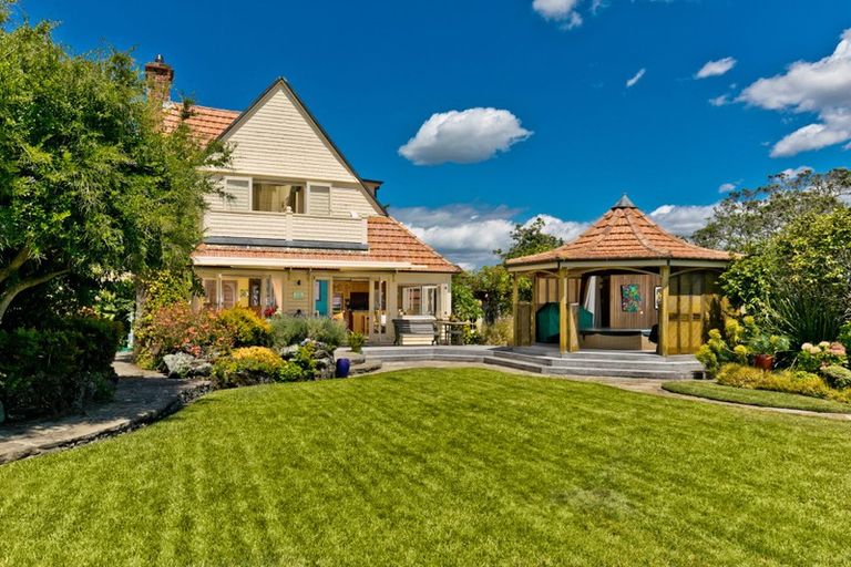 Photo of property in 27 Clifton Road, Hauraki, Auckland, 0622