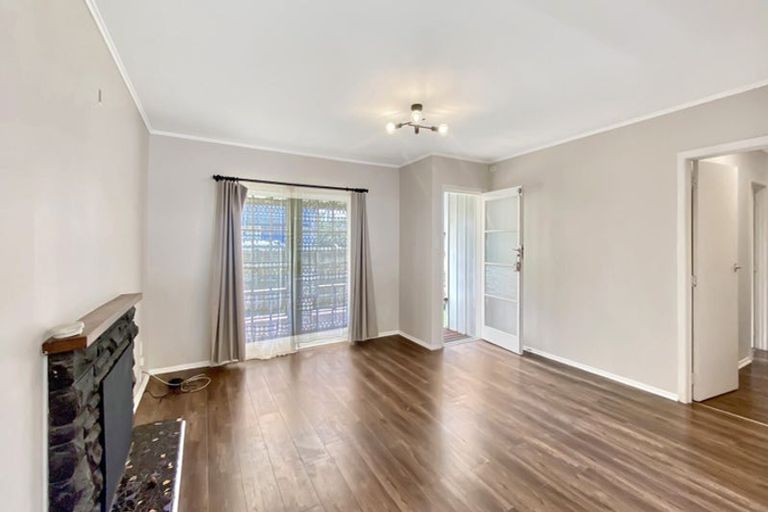 Photo of property in 6 Hughdene Place, Henderson, Auckland, 0610