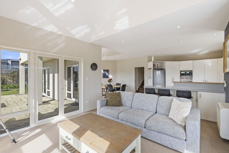 Photo of property in 10 Sampson Avenue, Waiwhakaiho, New Plymouth, 4312