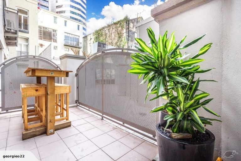 Photo of property in 1 Emily Place, Bellevue, Tauranga, 3110