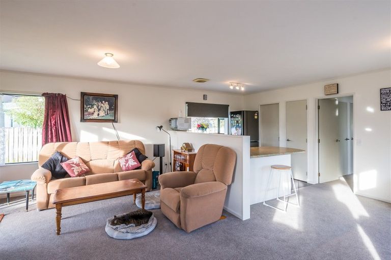 Photo of property in 3 Poneke Drive, Waikanae, 5036