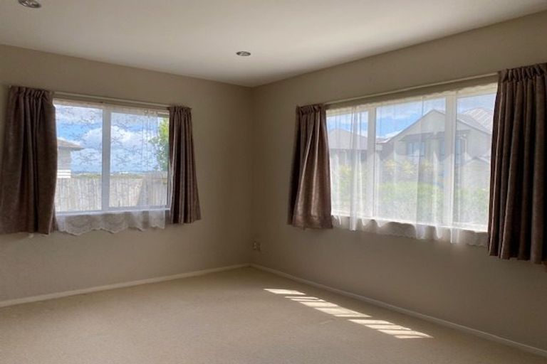 Photo of property in 5 Kerrykeel Drive, Flat Bush, Auckland, 2019