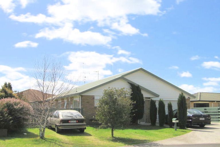 Photo of property in 11 Sequoia Grove, Mount Maunganui, 3116