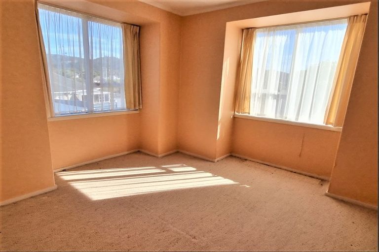 Photo of property in 8 Kukupa Grove, Heretaunga, Upper Hutt, 5018